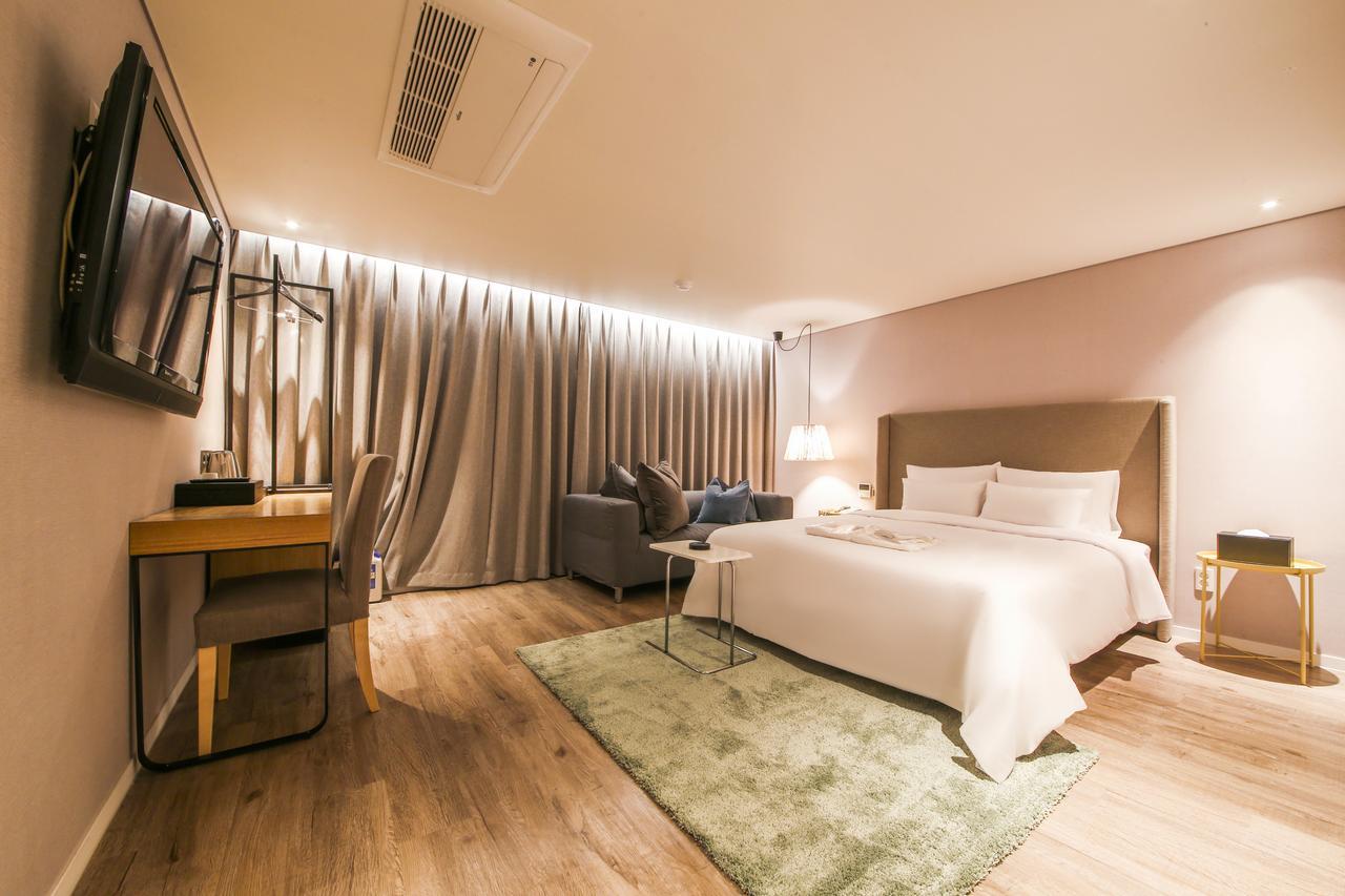 Hotel Londoner Hwamyeong Busan Dış mekan fotoğraf